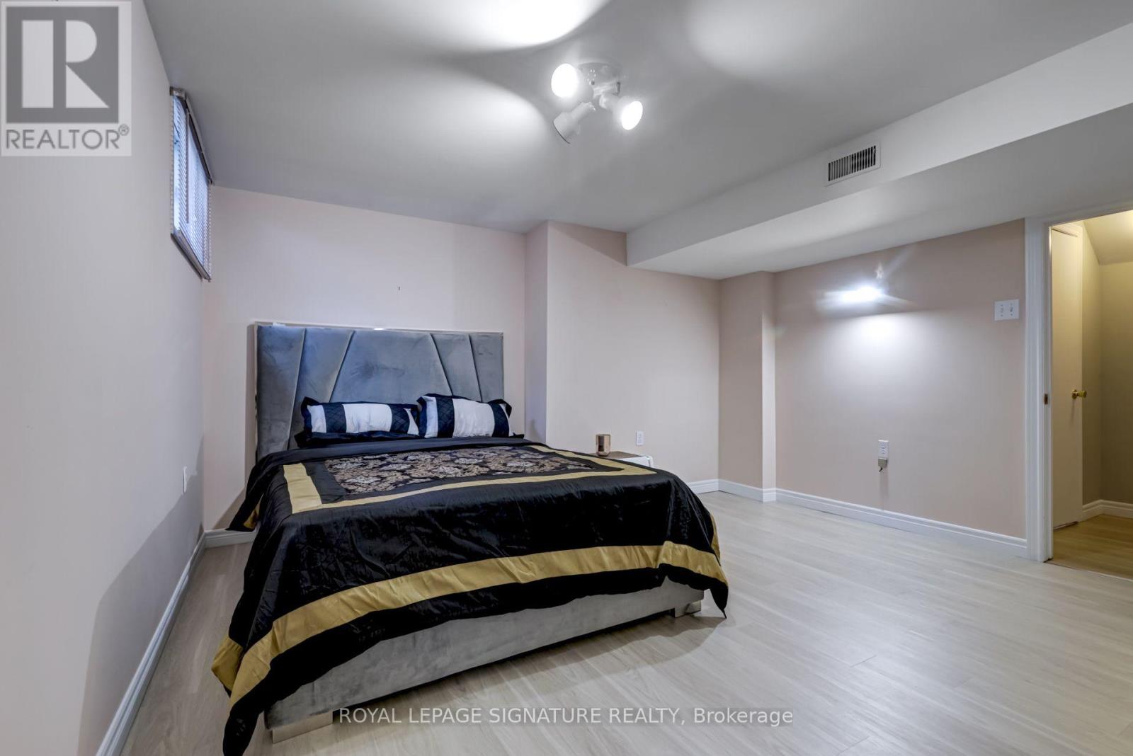 383 Maplehurst Avenue, Oakville, ON photo 22