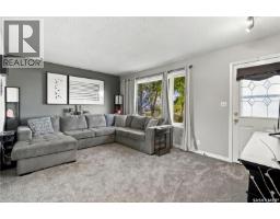 Living room - 1237 10th Avenue E, Regina, SK S4N0J4 Photo 7