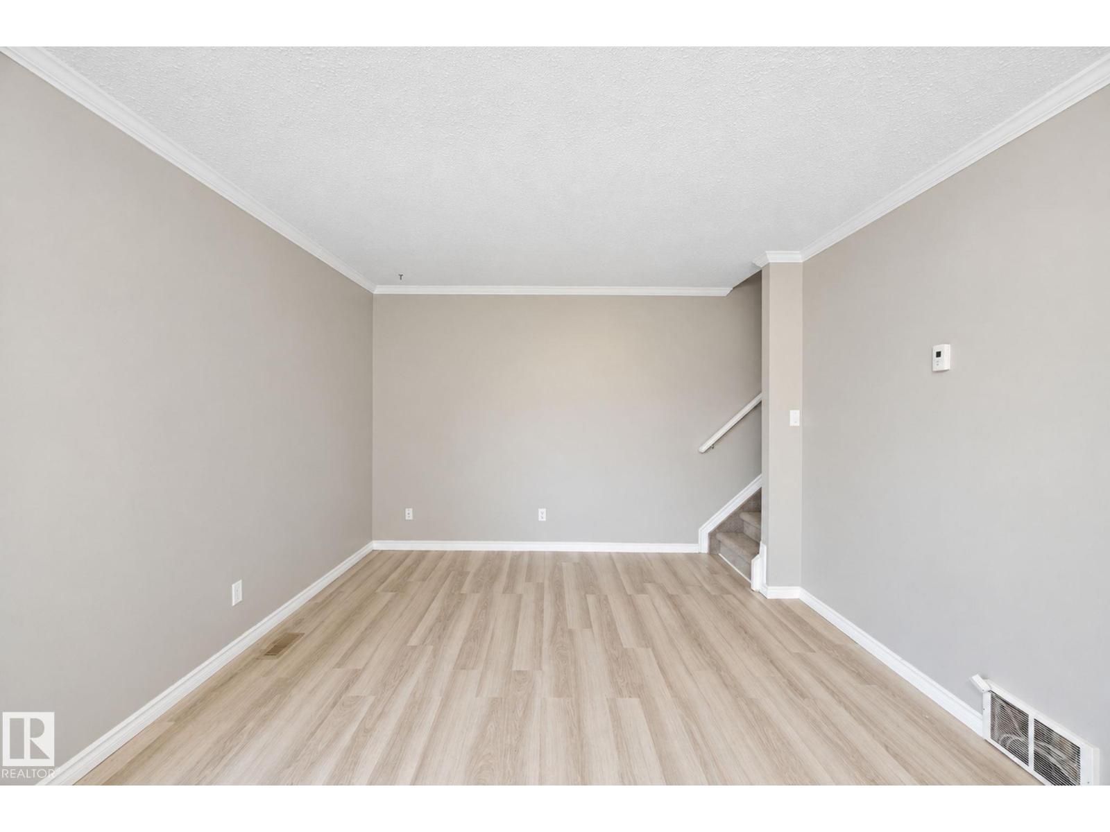 304 Spruce GL, City Centre — photo 15 of 30: Property photo