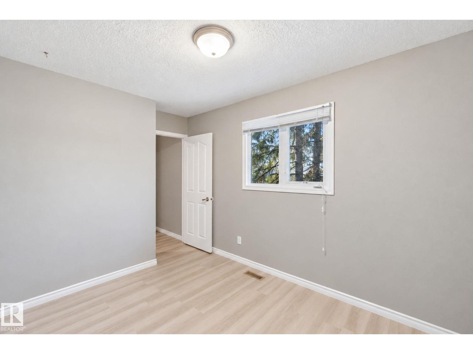 304 Spruce GL, City Centre — photo 22 of 30: Property photo
