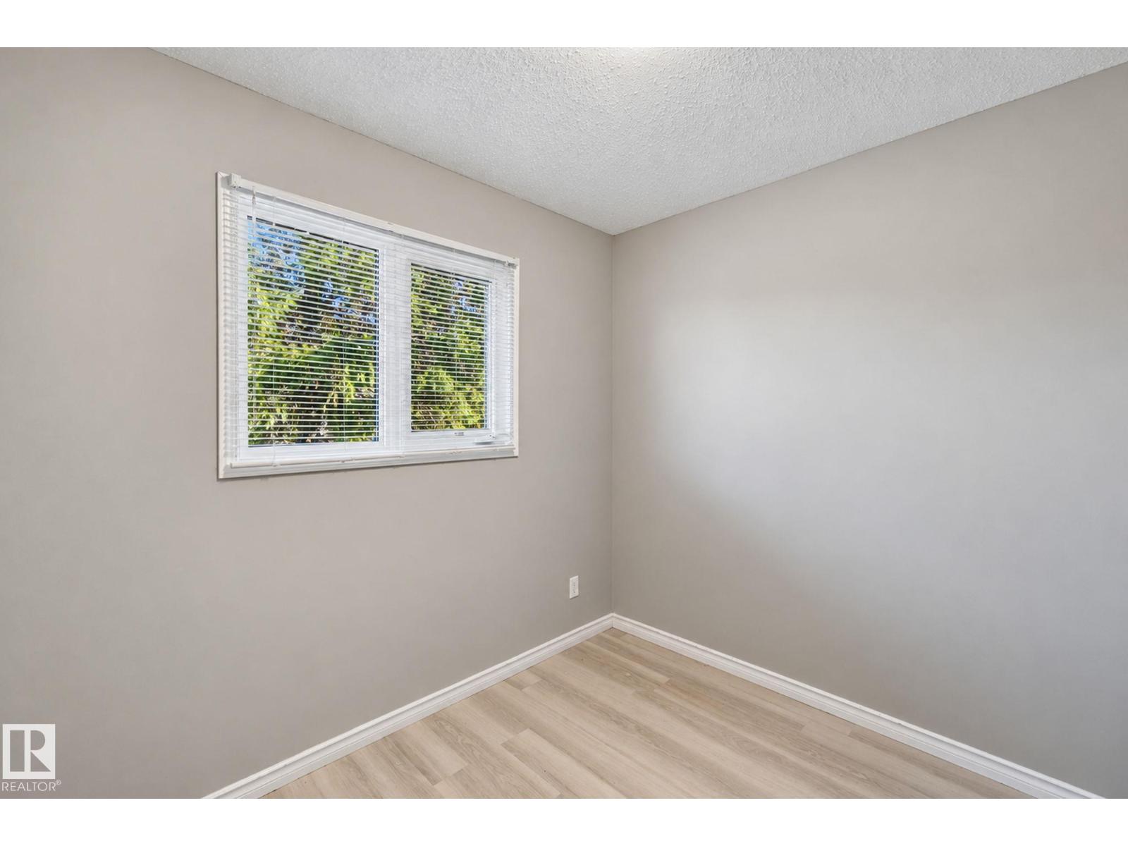304 Spruce GL, City Centre — photo 26 of 30: Property photo
