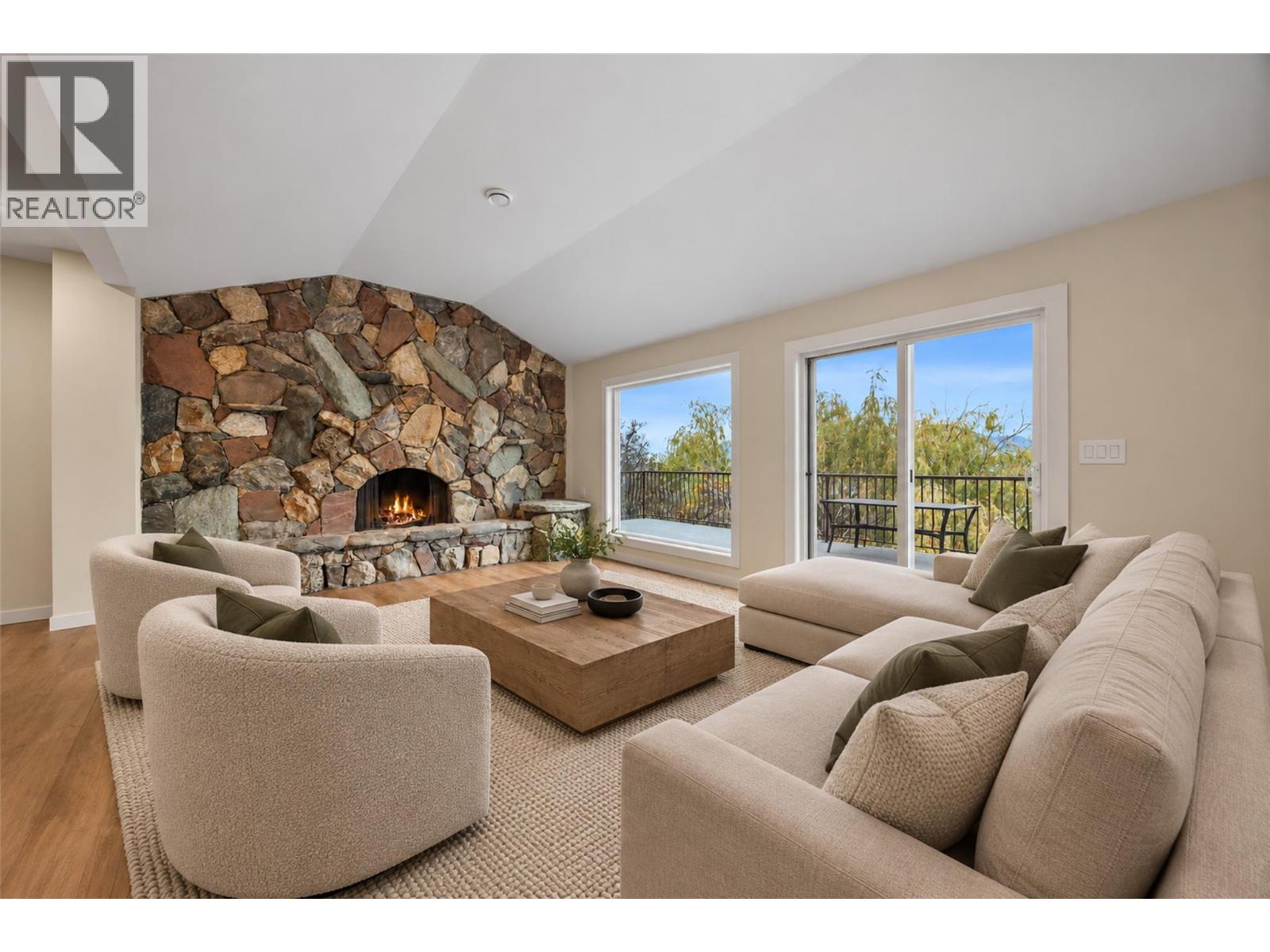 318 Gleneagles Drive - 35