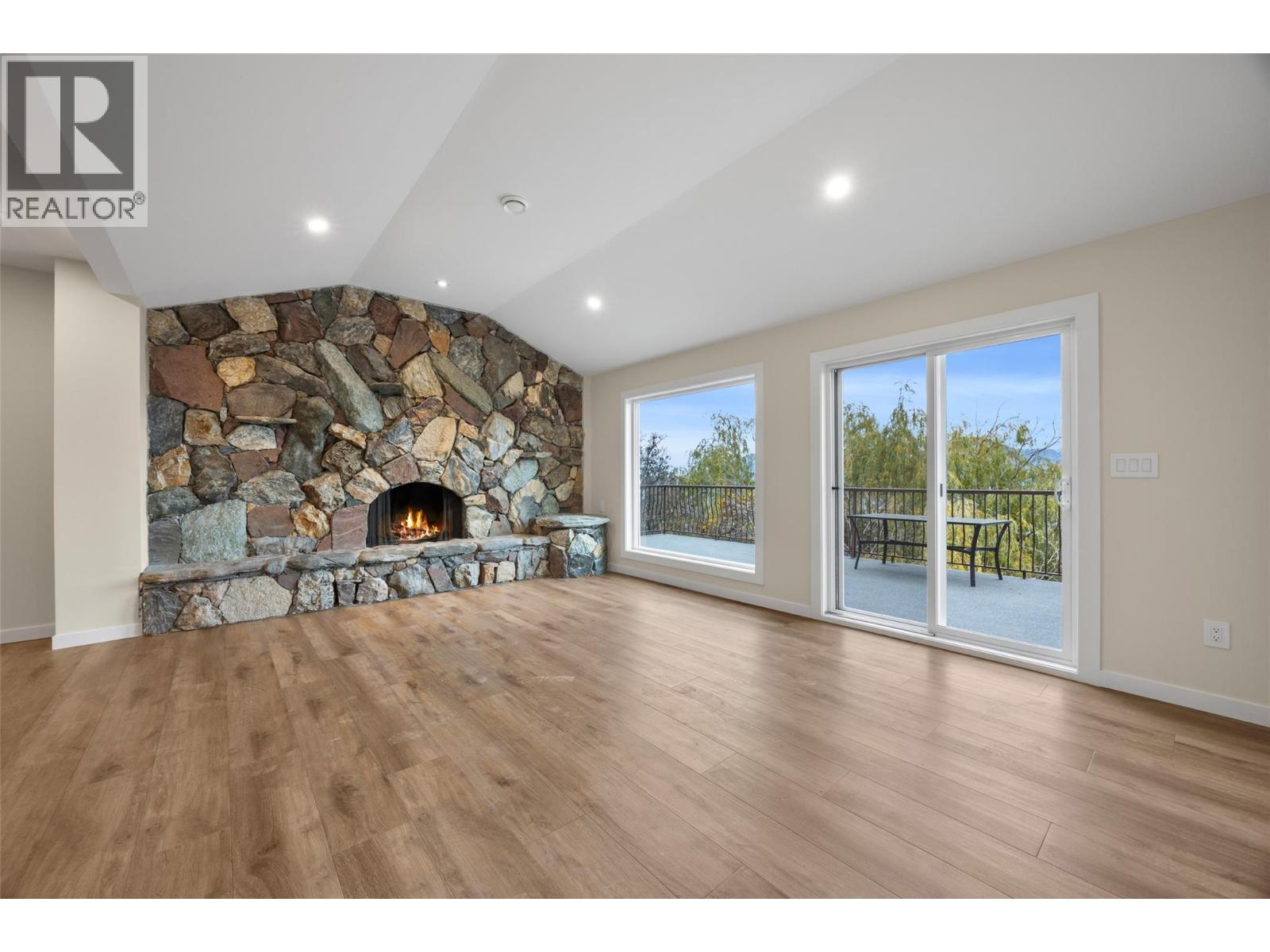 318 Gleneagles Drive - 36