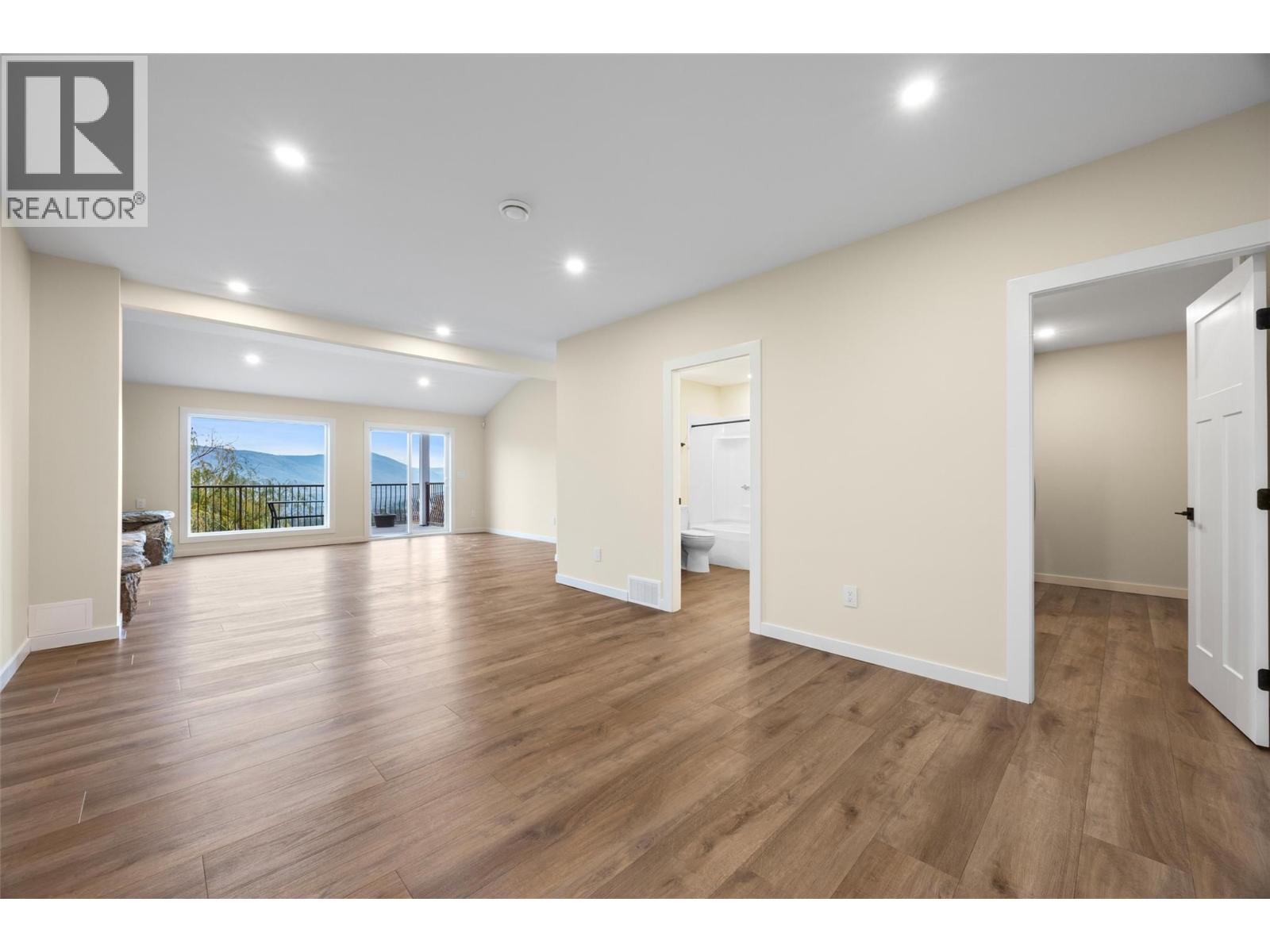 318 Gleneagles Drive - 43
