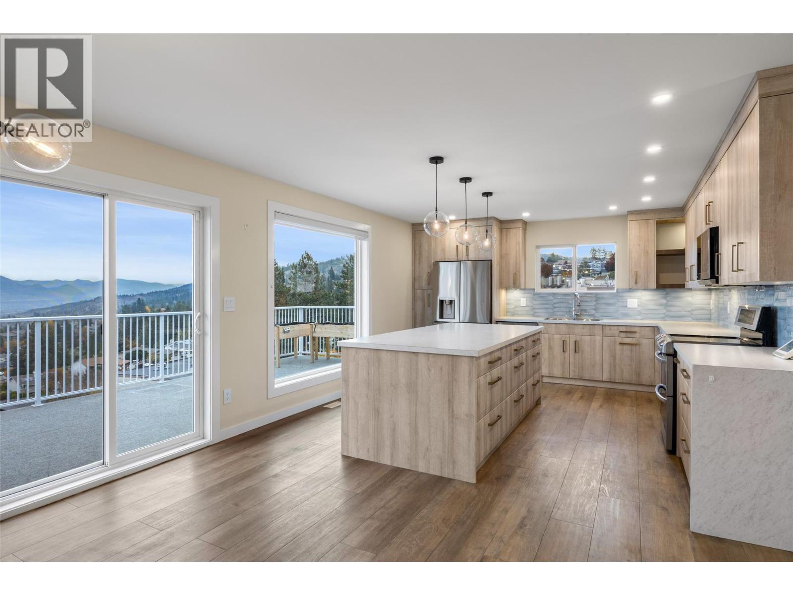 318 Gleneagles Drive - 7