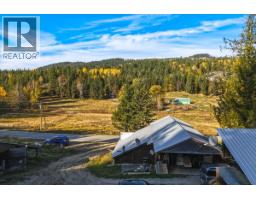 1880 Highway 6, Lumby, BC V0E2G1 Photo 10