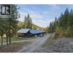 1880 Highway 6, Lumby, BC V0E2G1 Photo 13