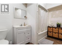 1045 Howland Junction Road, Minden Hills, ON K0M2A1 Photo 23