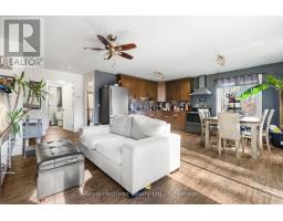 Family room - 1045 Howland Junction Road, Minden Hills, ON K0M2A1 Photo 6