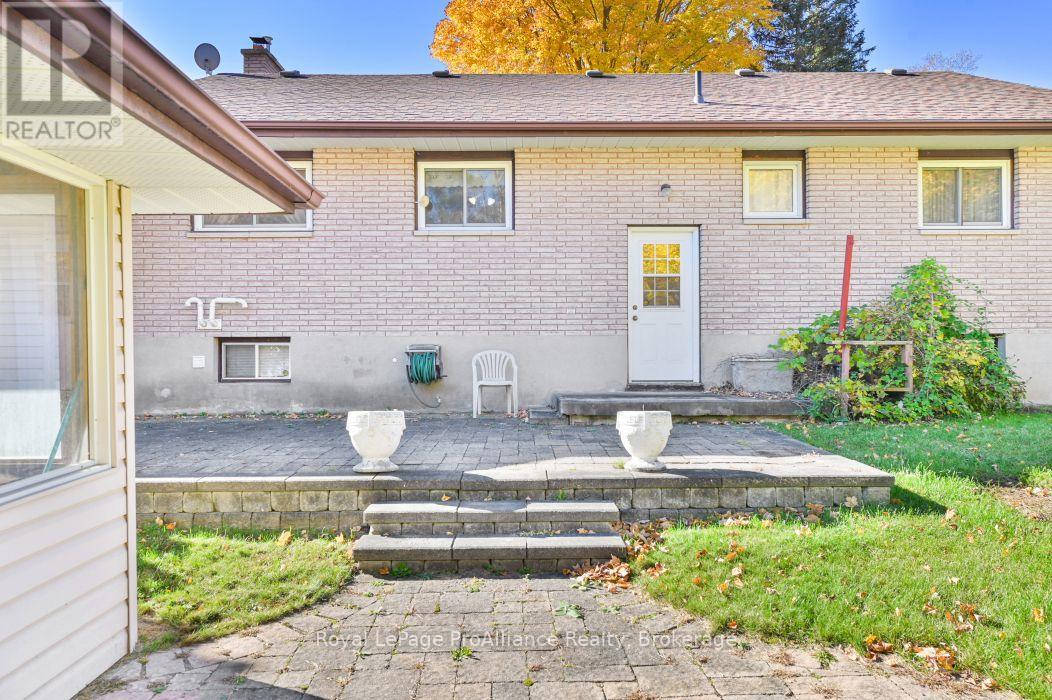 21851 Loyalist Parkway, Quinte West, ON photo 14