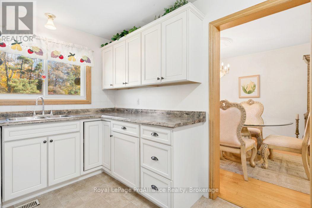 21851 Loyalist Parkway, Quinte West, ON photo 19
