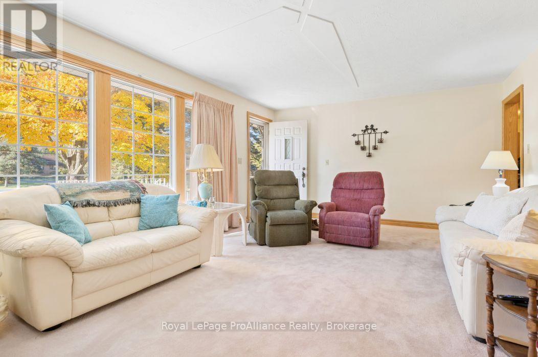 21851 Loyalist Parkway, Quinte West, ON photo 24