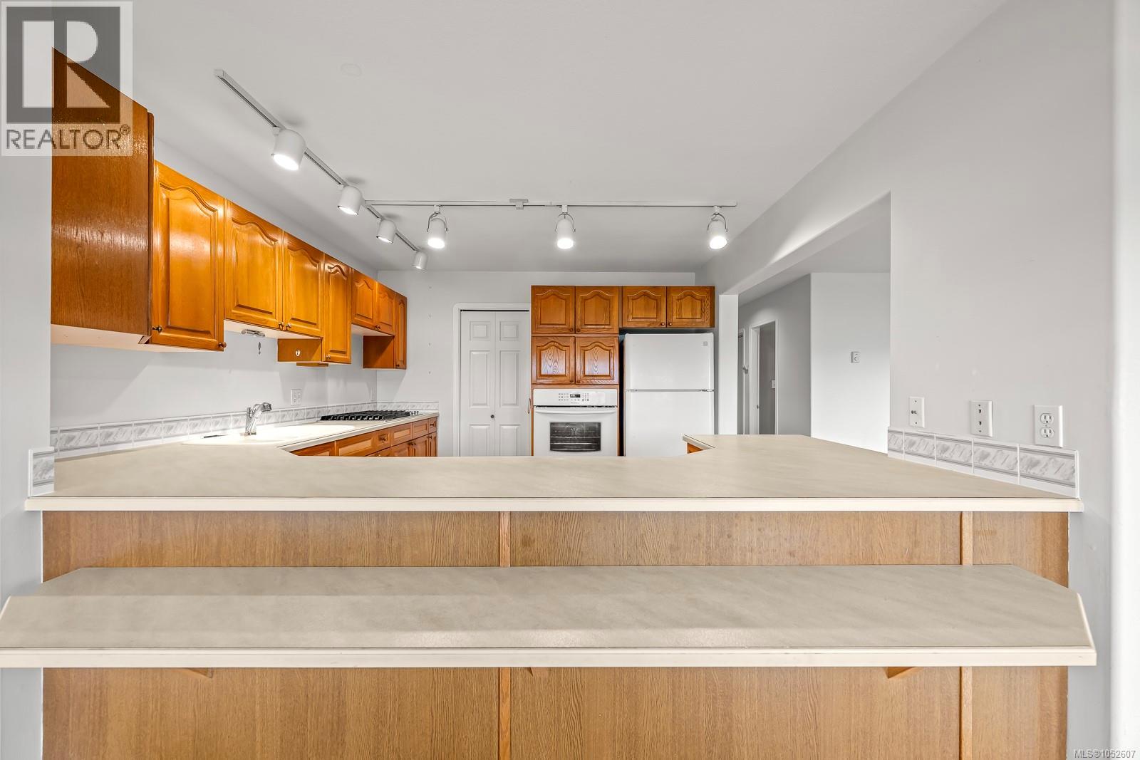 104 2970 Cliffe Ave, Courtenay - Image 1