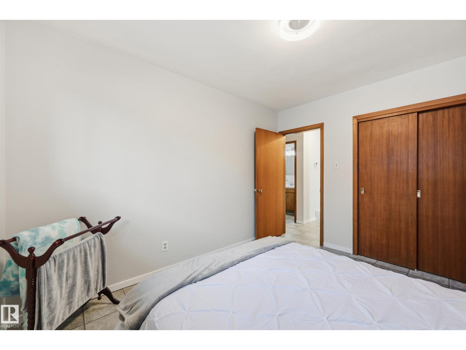6604 93 AV NW, Edmonton — photo 16