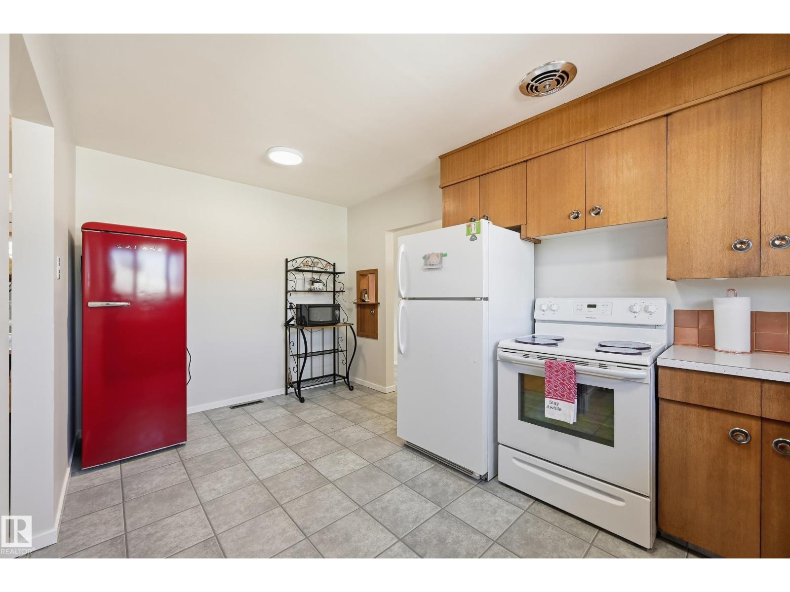 6604 93 AV NW, Edmonton — photo 11