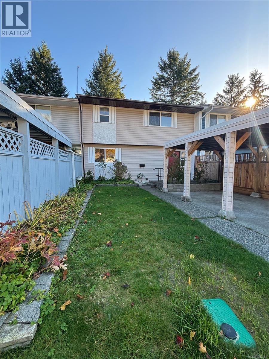 382 Chamiss Cres, Gold River - Image 1
