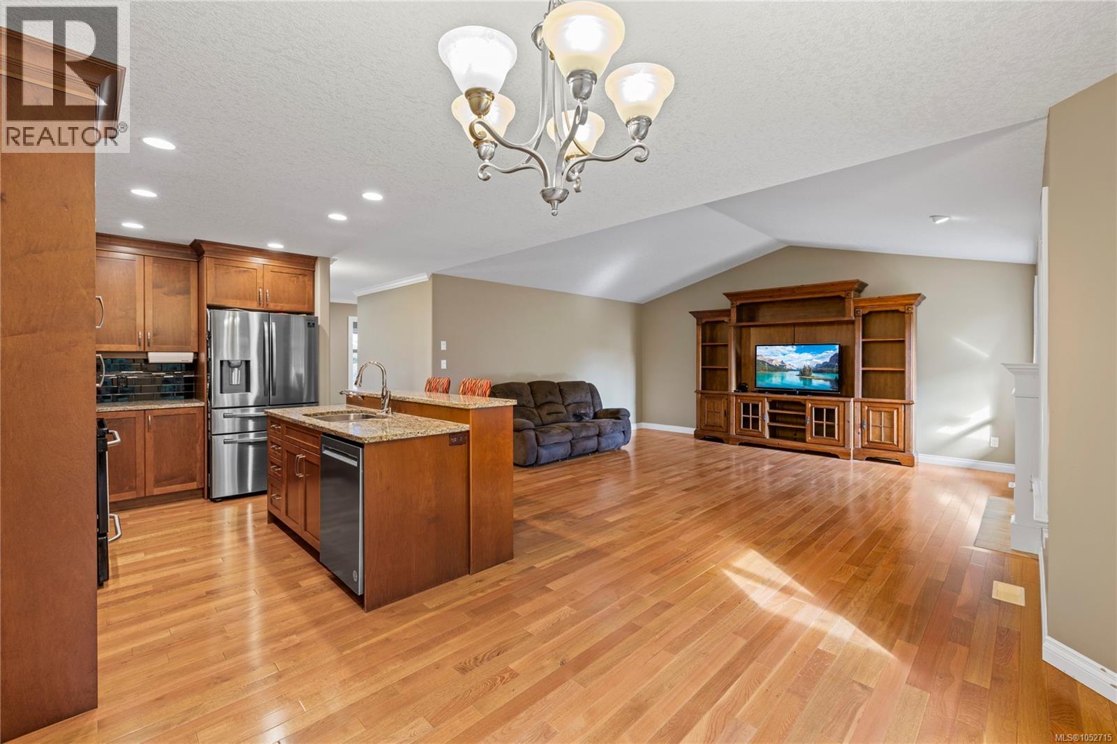 315 Crabapple Cres - 2