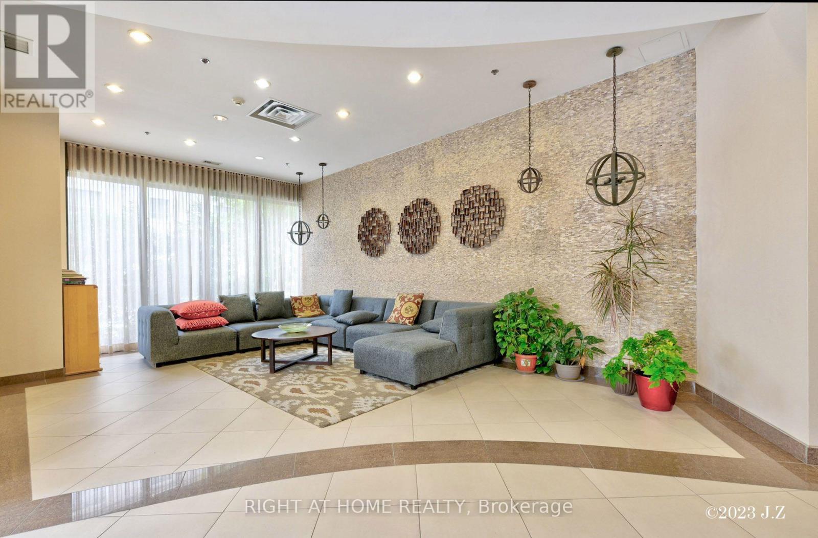 312- 760 Sheppard Avenue West, Toronto, ON photo 3
