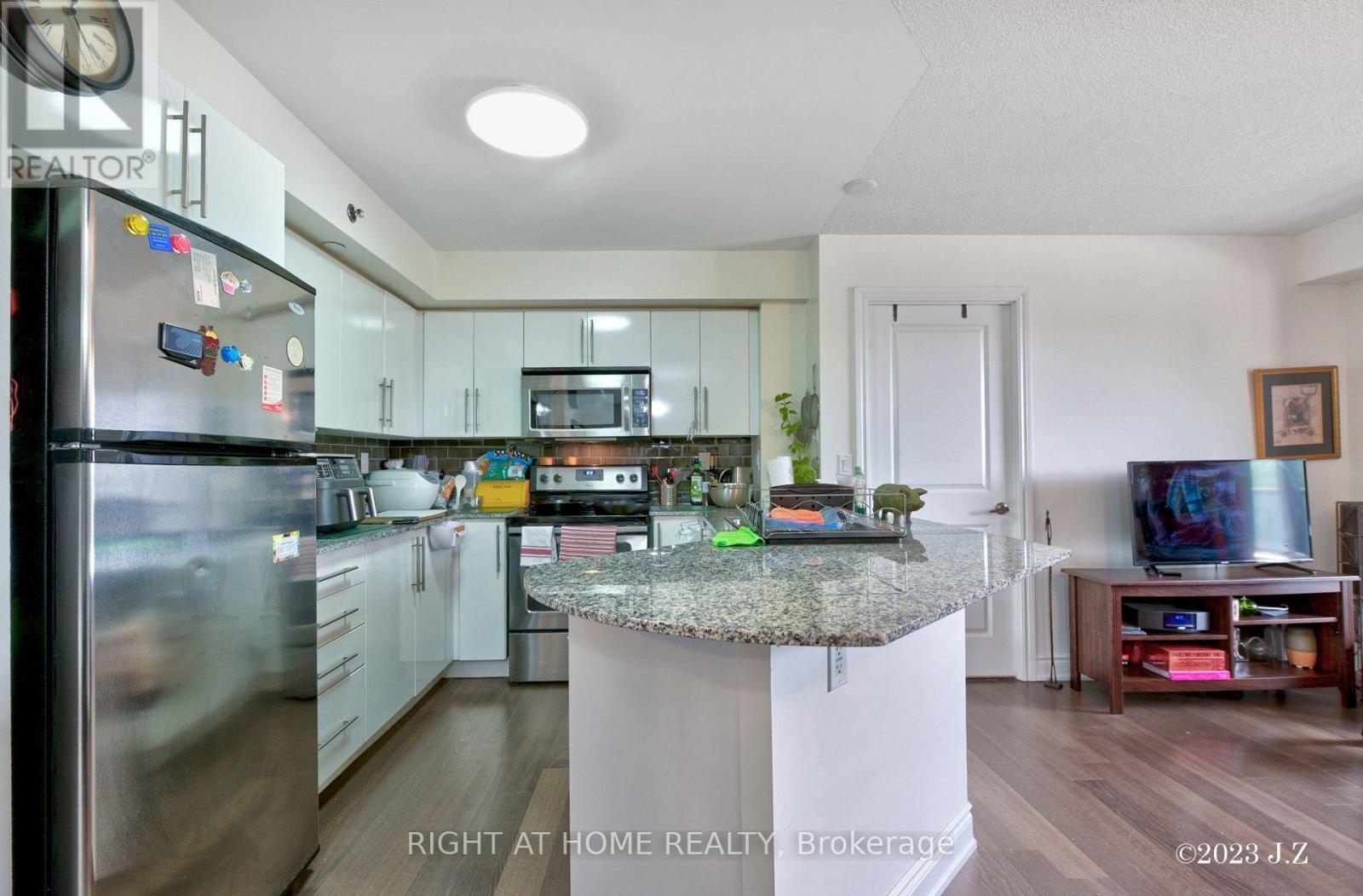 312- 760 Sheppard Avenue West, Toronto, ON photo 9