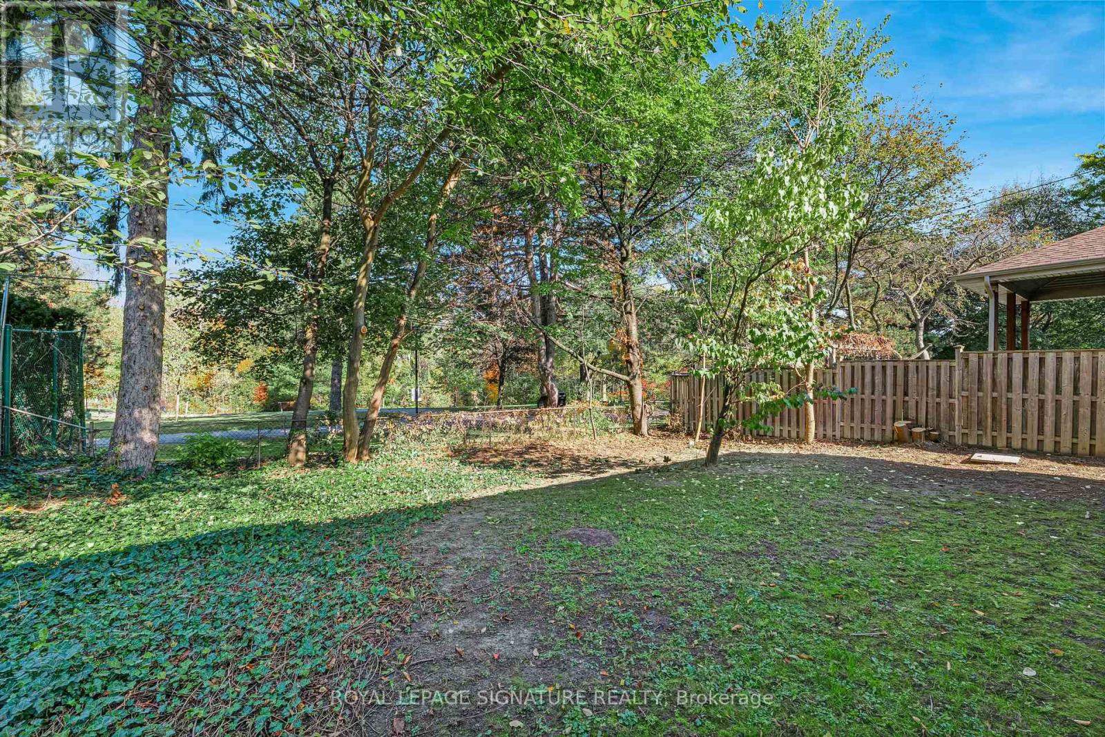 26 Millgate Crescent, Toronto, ON photo 5