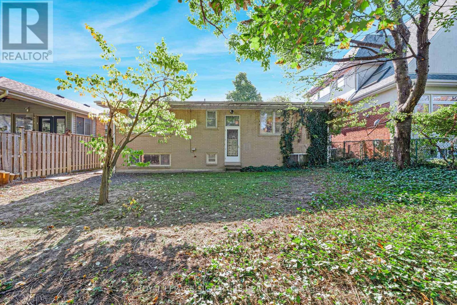 26 Millgate Crescent, Toronto, ON photo 7