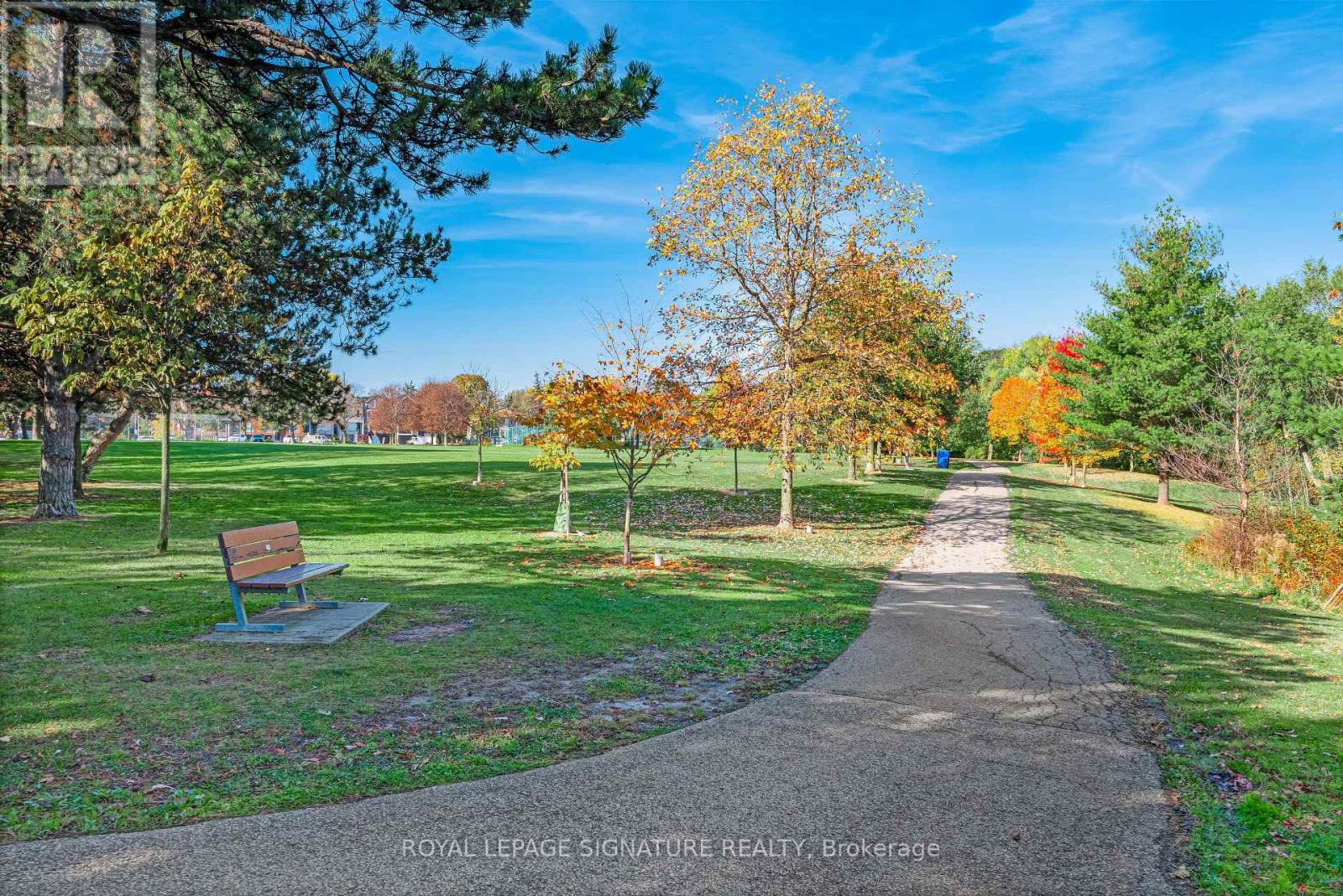 26 Millgate Crescent, Toronto, ON photo 9
