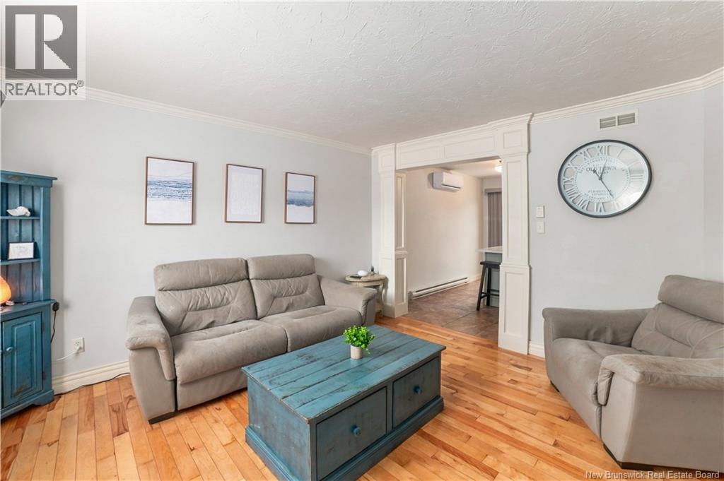 131 Teaberry Avenue photo 4
