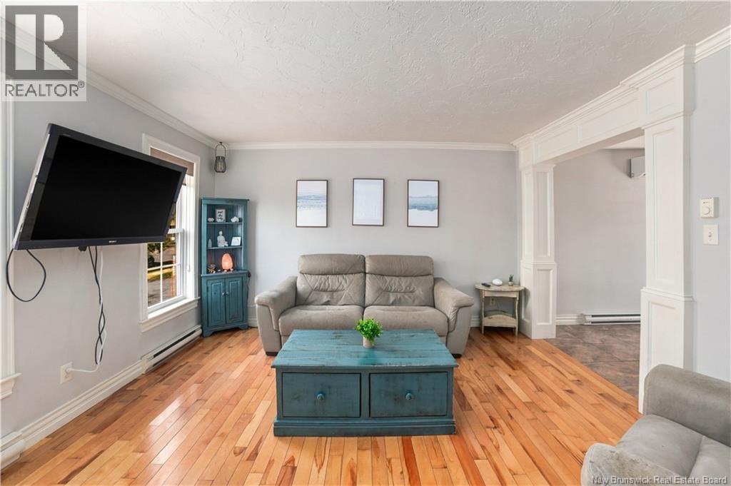 131 Teaberry Avenue photo 5
