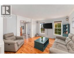 131 Teaberry Avenue, photo 3