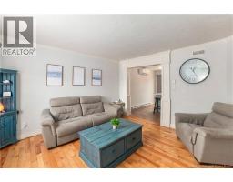 131 Teaberry Avenue, photo 4