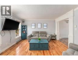 131 Teaberry Avenue, photo 5