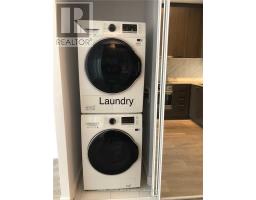 311 - 38 Honeycrisp Crescent, Vaughan, ON L4K0M8 Photo 10