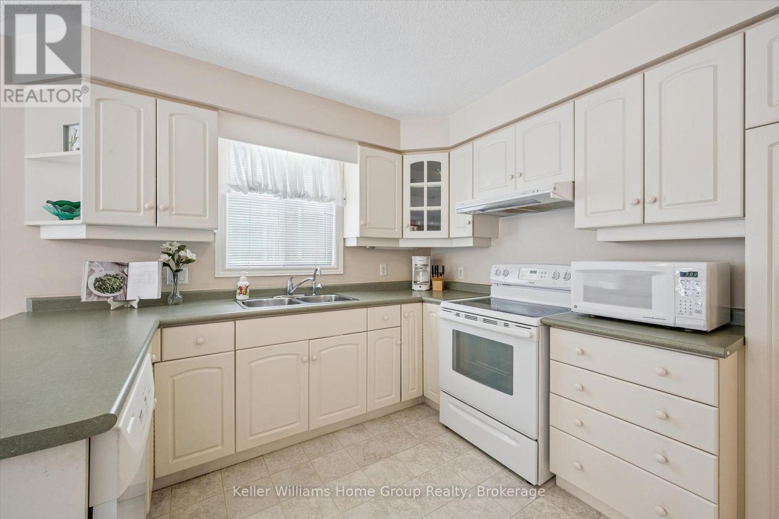 20 BEECHLAWN BOULEVARD - 15