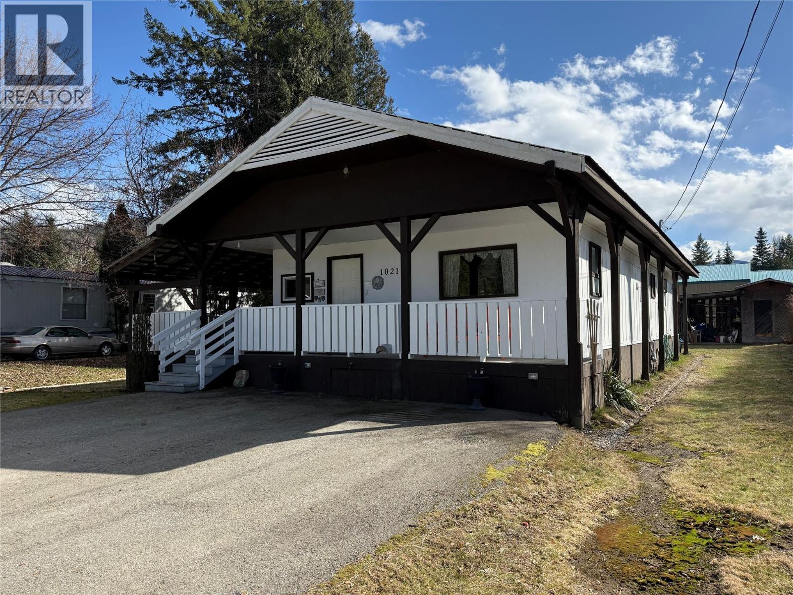 1021 Garden Road — photograph 2