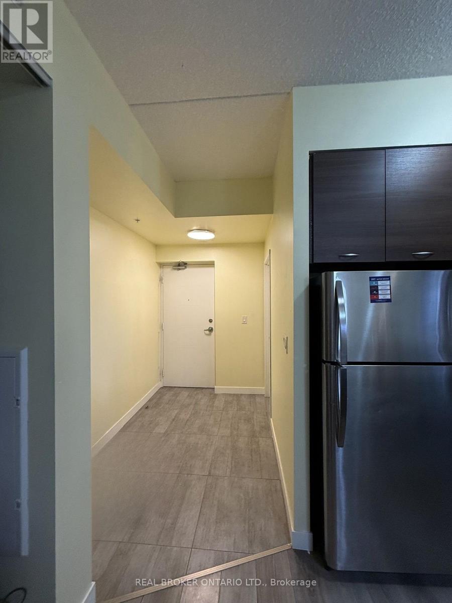 1202 - 318 SPRUCE STREET — photo 2