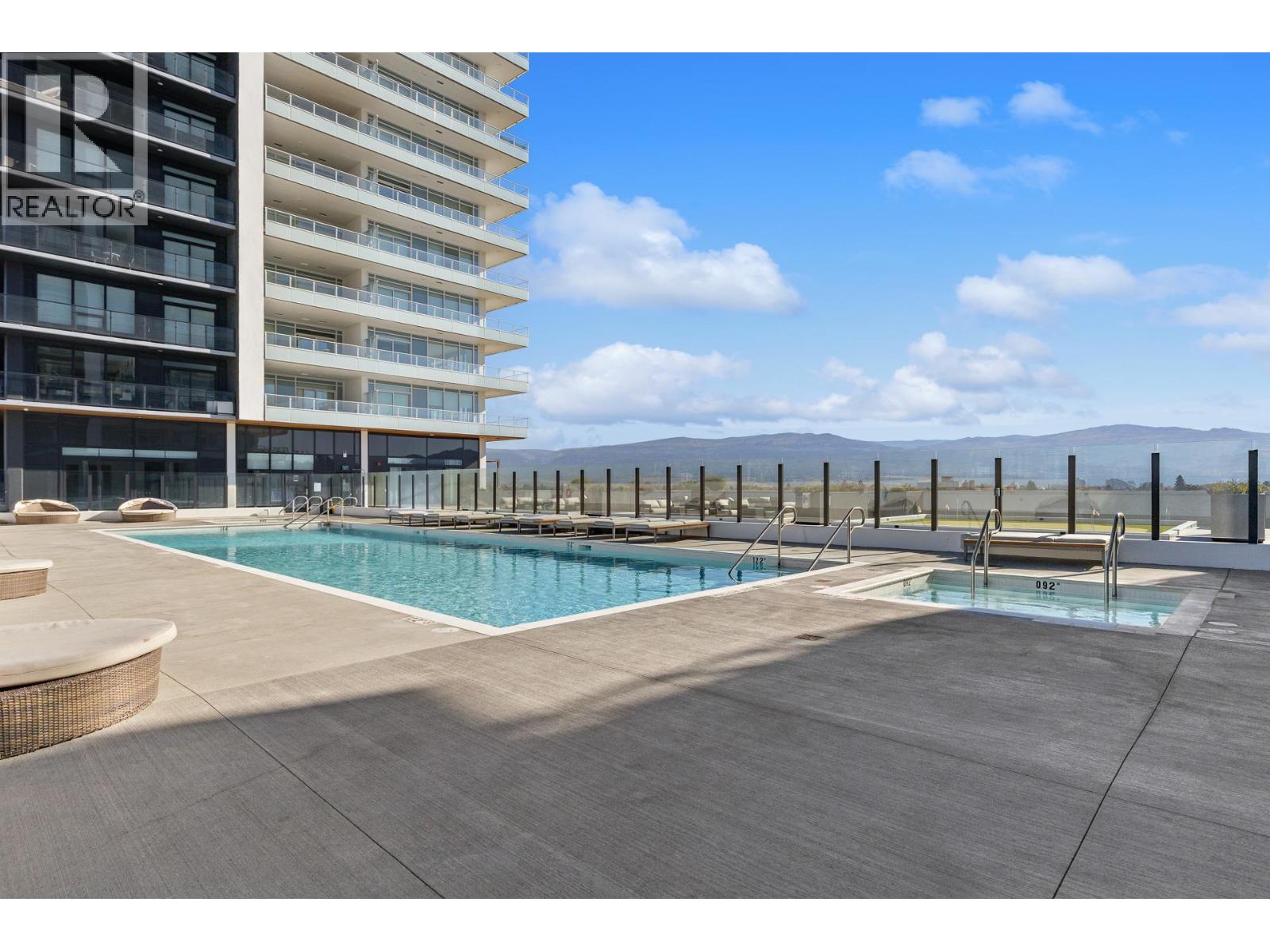 #1407 238 Leon Avenue - 30