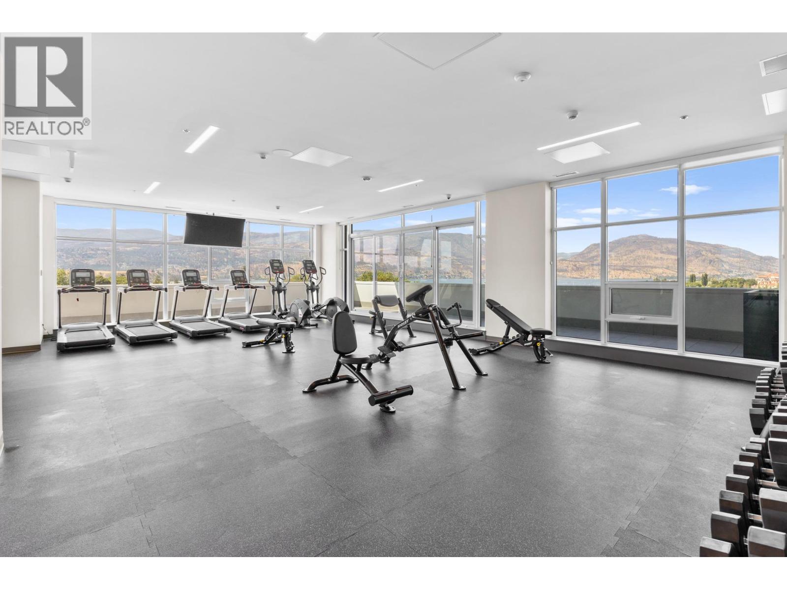 #1407 238 Leon Avenue - 66