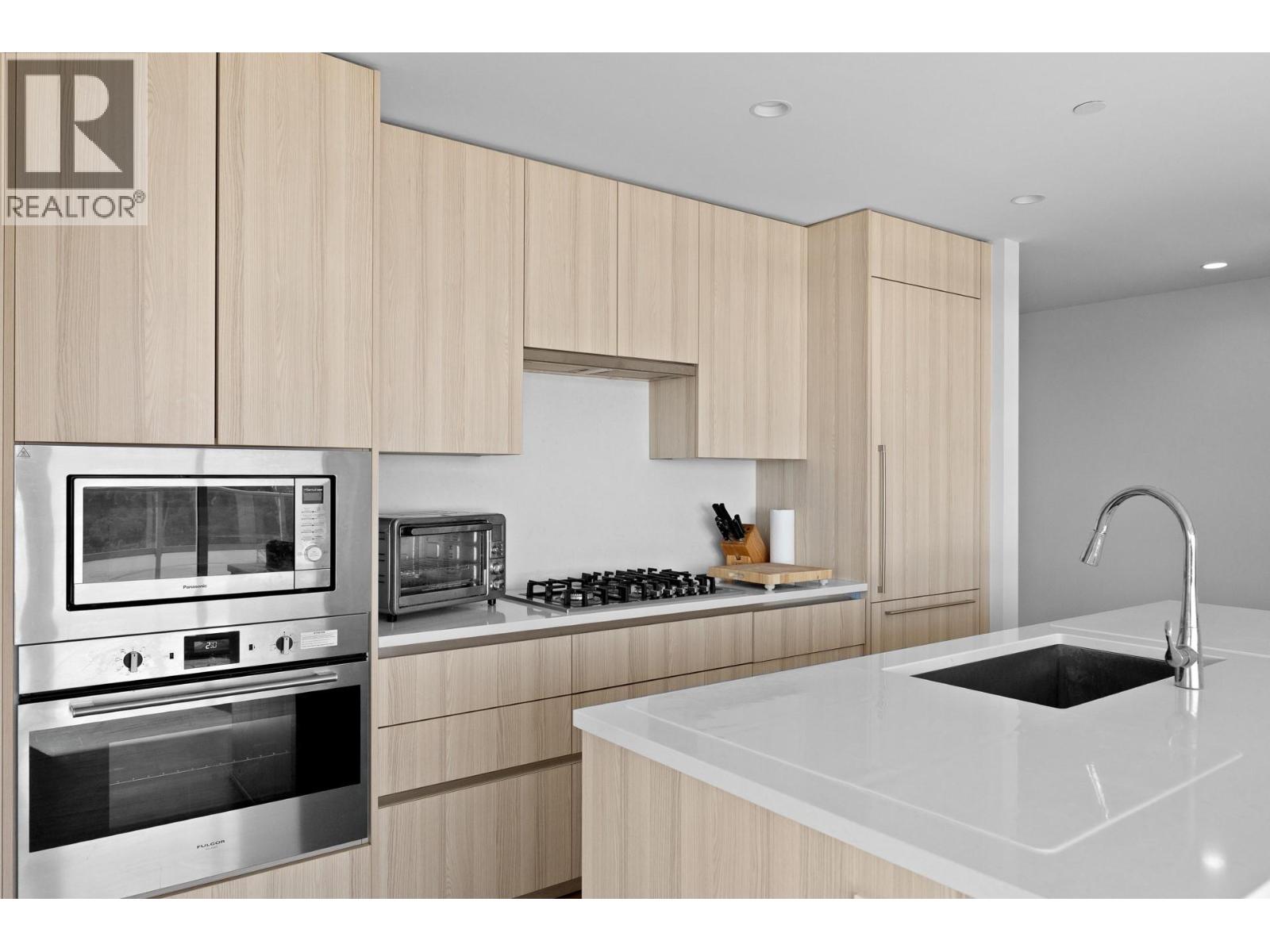 #1407 238 Leon Avenue - 8