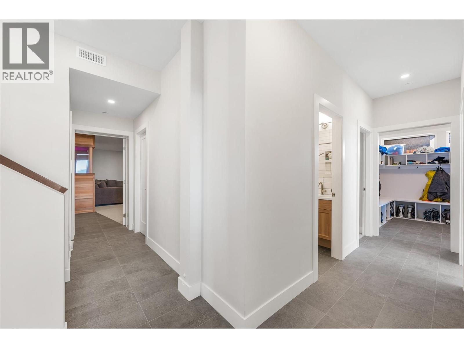 #lot 63 570 Feathertop Way - 28