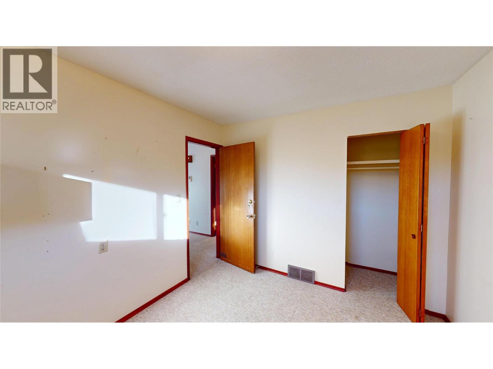 221 22nd Avenue S - 16