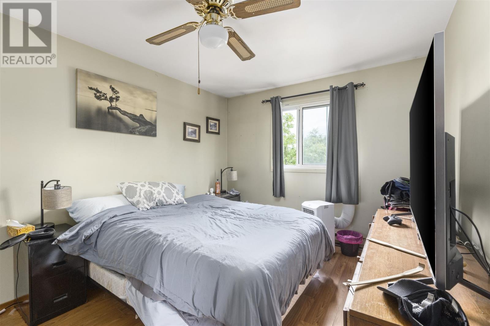 742 Pine ST - 12