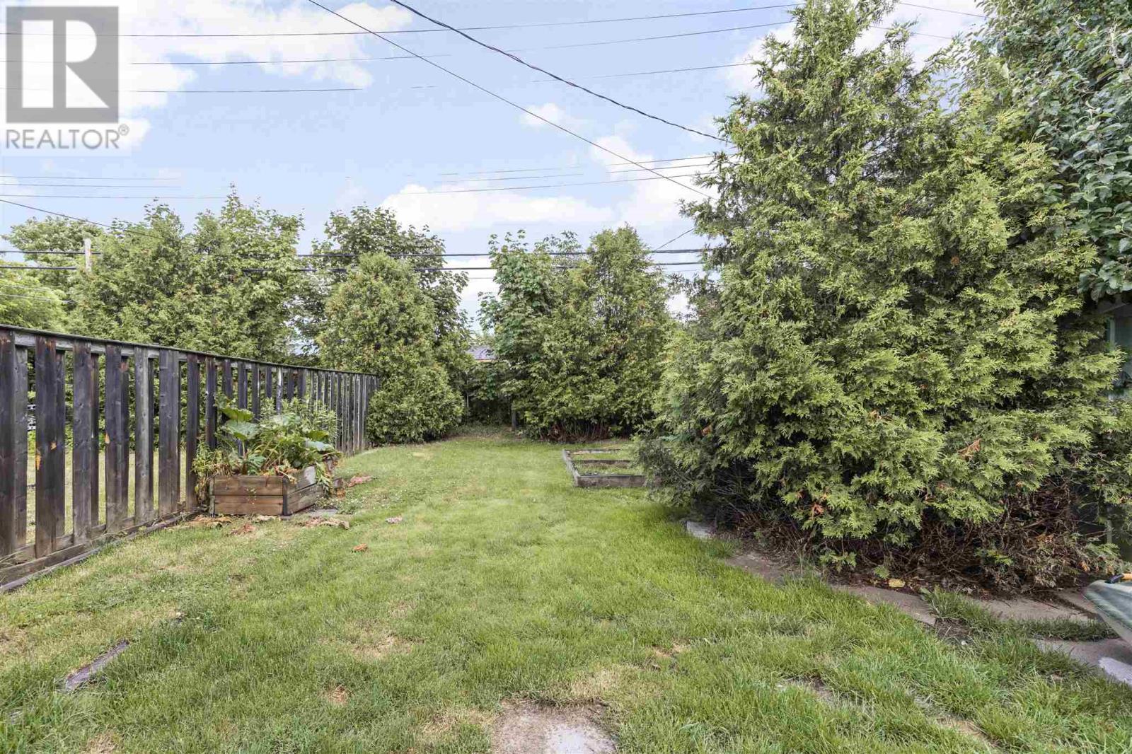 742 Pine ST - 19
