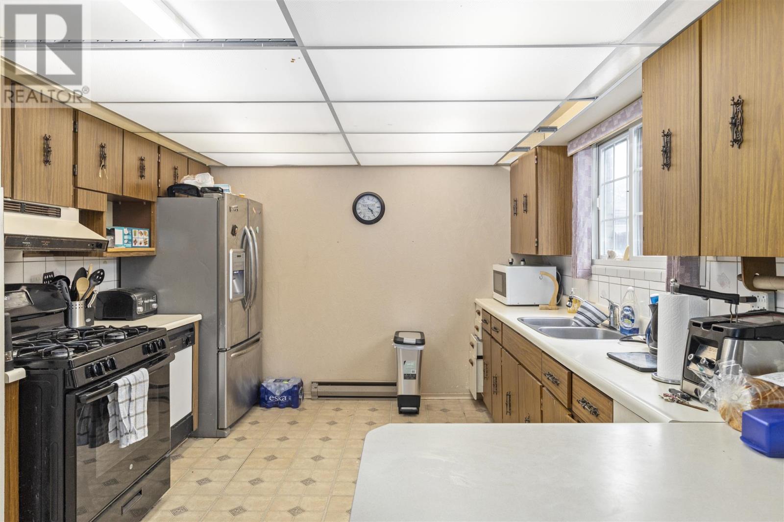 742 Pine ST - 8