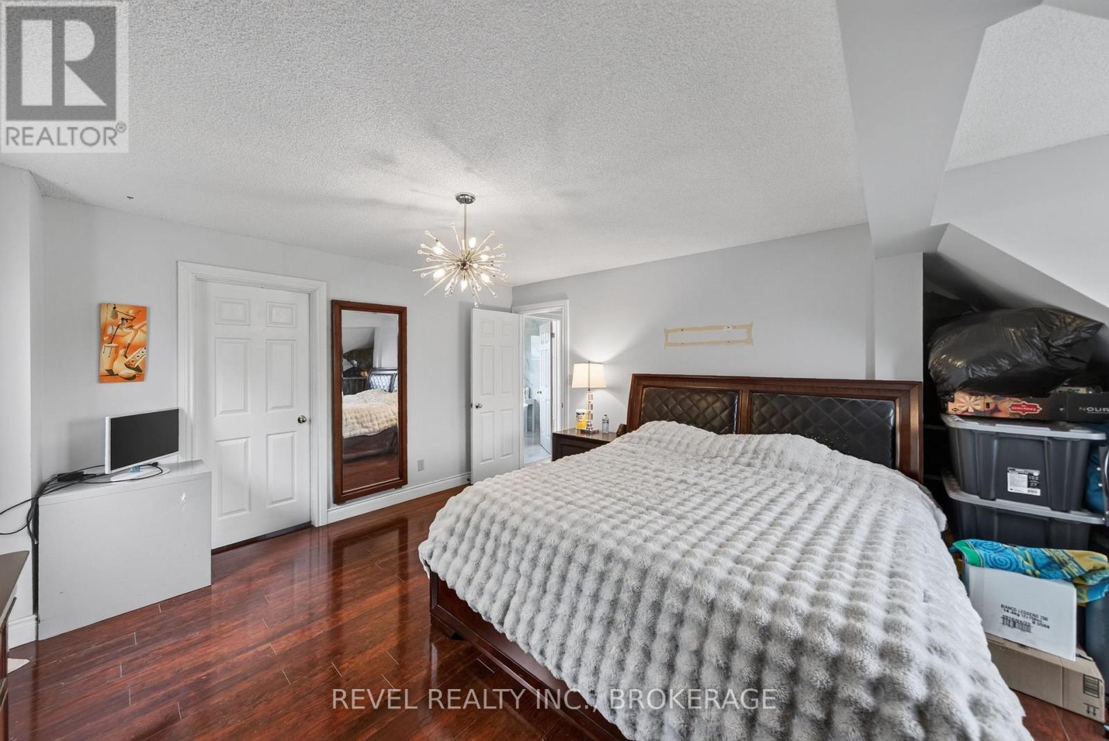 3321 SILVERWOOD DRIVE - 17