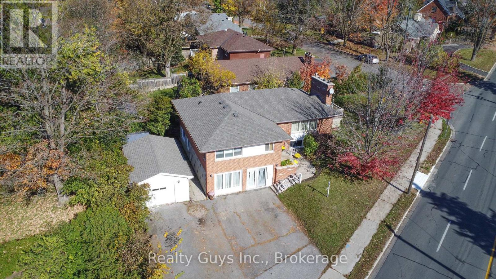 734 Sherbrooke Street, Peterborough, ON