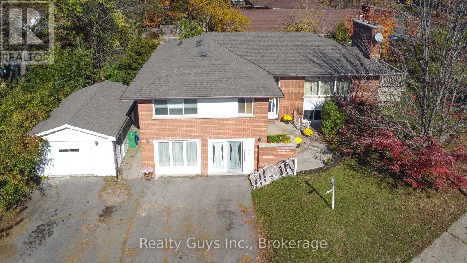 734 Sherbrooke Street, Peterborough, ON photo 3