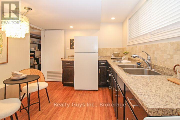 734 Sherbrooke Street, Peterborough, ON photo 40