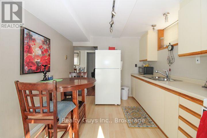 734 Sherbrooke Street, Peterborough, ON photo 44