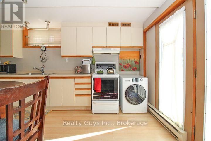 734 Sherbrooke Street, Peterborough, ON photo 45