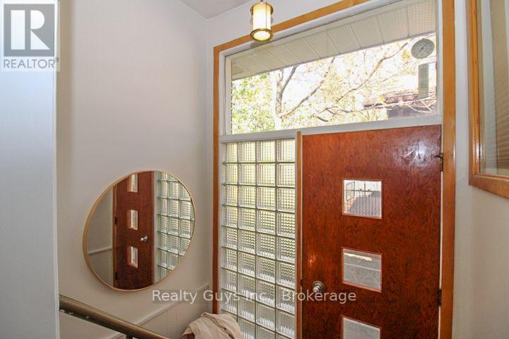 734 Sherbrooke Street, Peterborough, ON photo 9